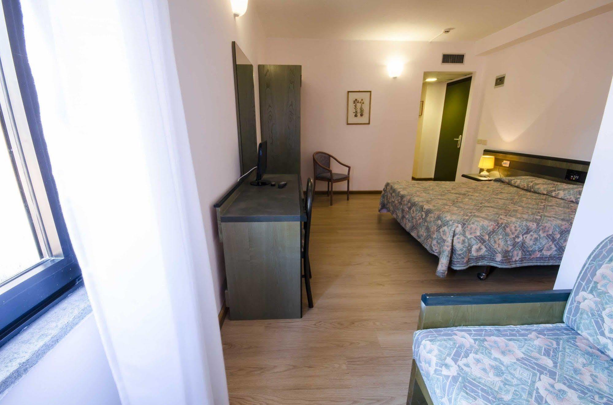 Torre Del Sole Hotel Tarquinia Exterior photo
